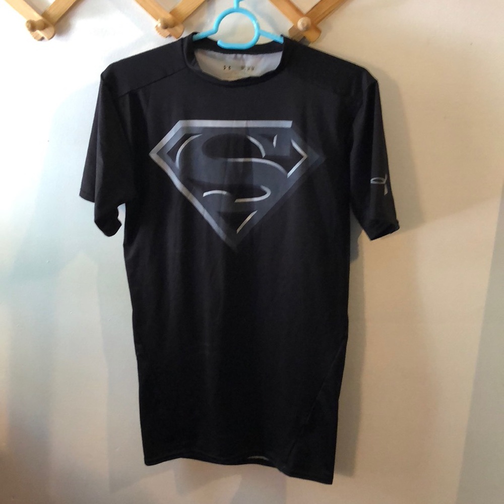Under armour black superman top  size m